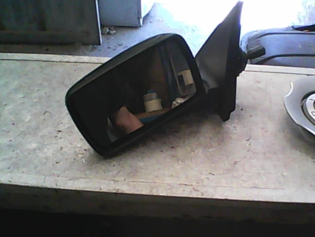 Specchietto retrovisore sinistro
