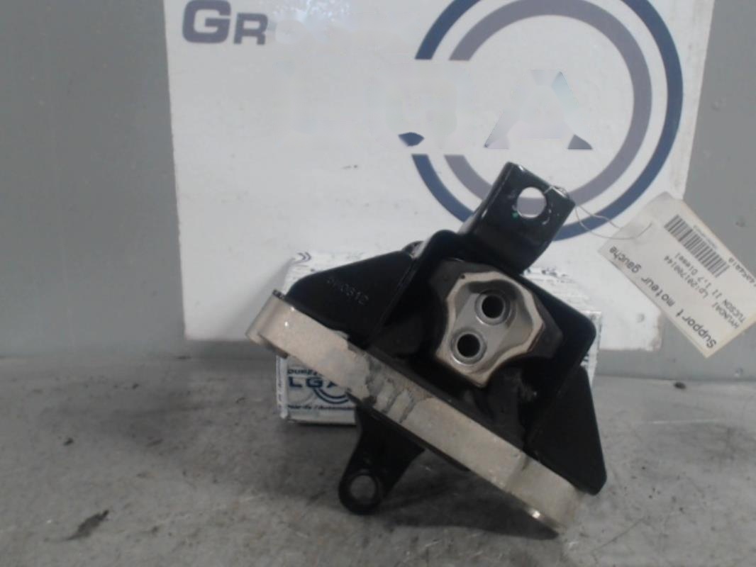 Support moteur gauche