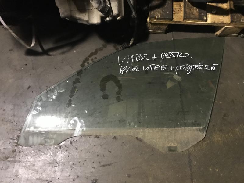 Vitre avant gauche