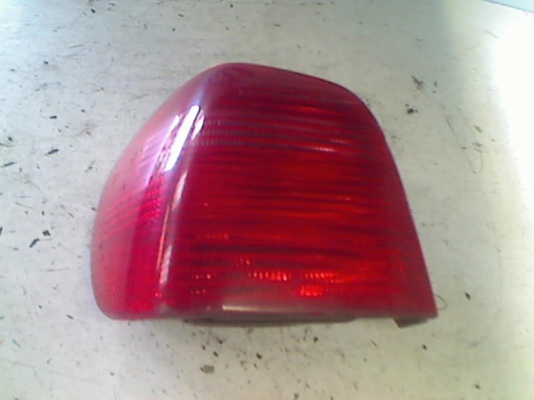 Fanale posteriore principale sinistro (luci)