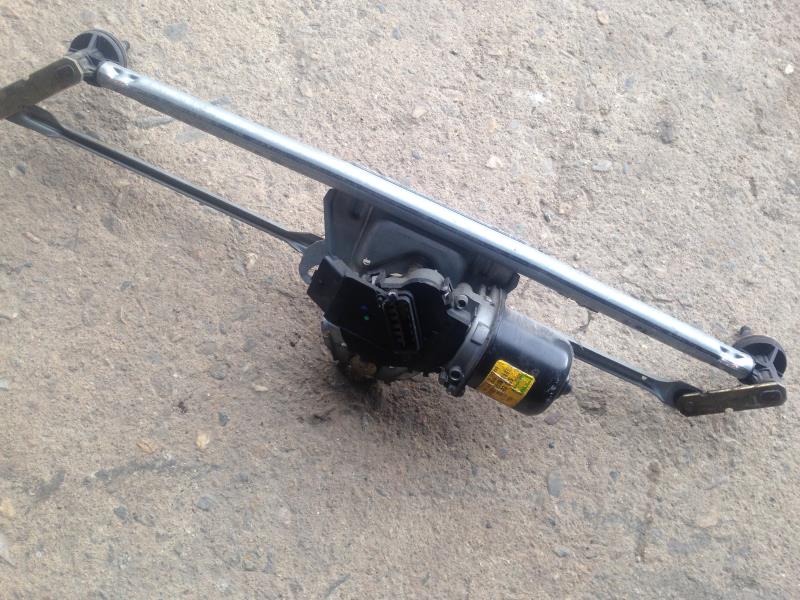 Moteur essuie glace avant