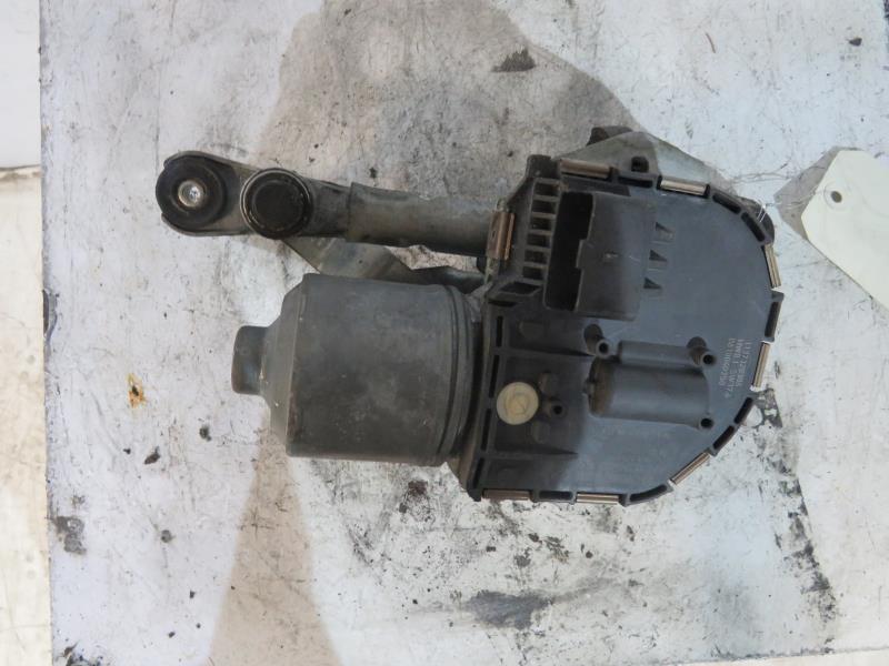 Moteur essuie glace avant droit