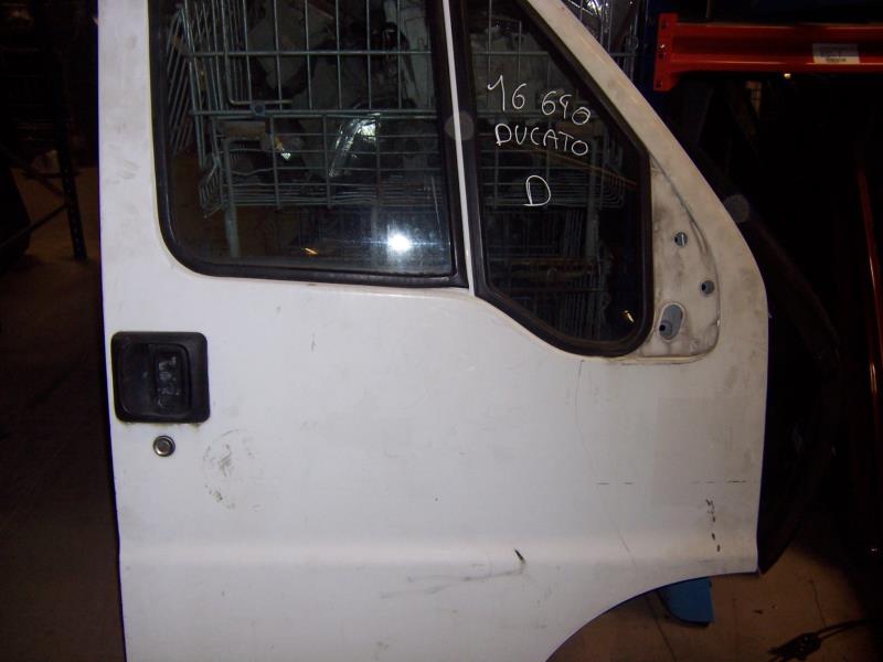 Porte avant droit