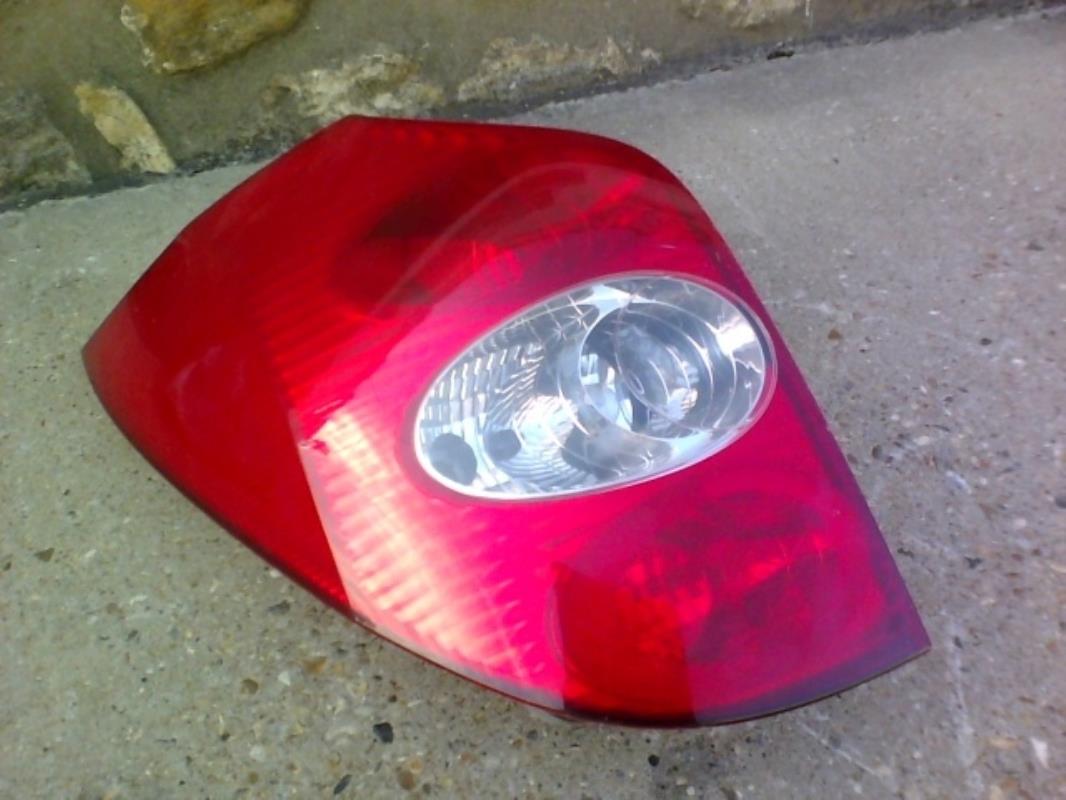 Fanale posteriore principale sinistro (luci)