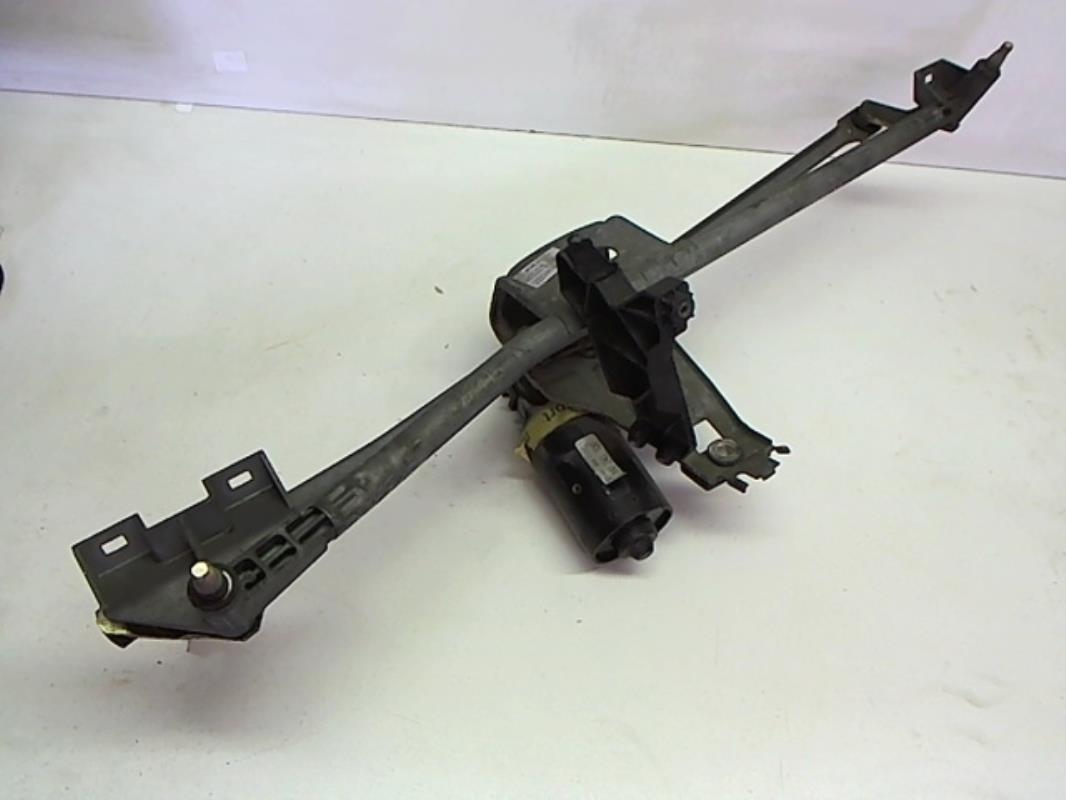 Moteur essuie glace avant