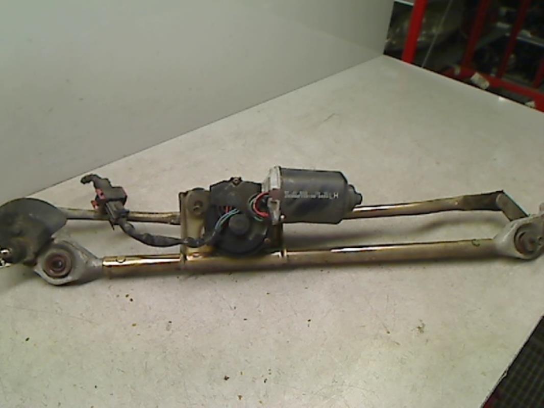 Moteur essuie glace avant