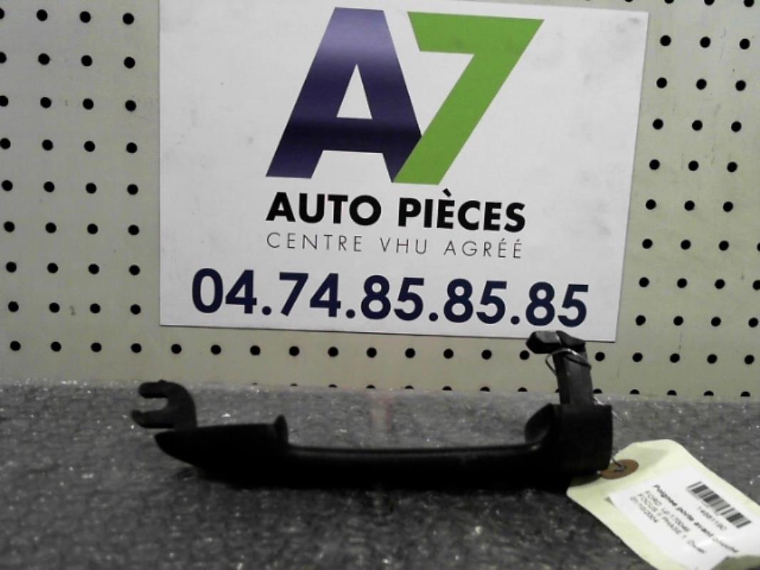 Poignee porte avant gauche