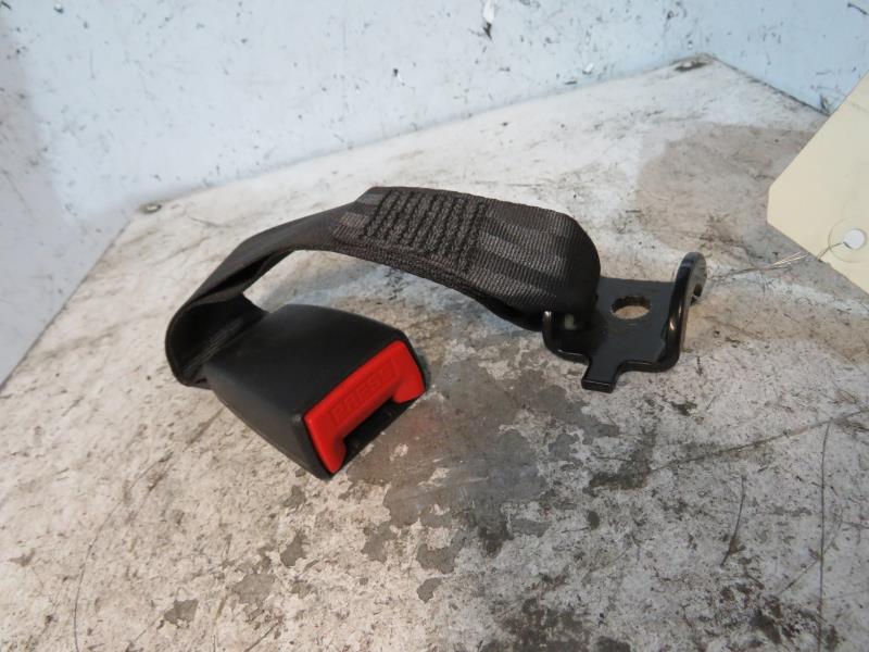 Attache ceinture arriere gauche