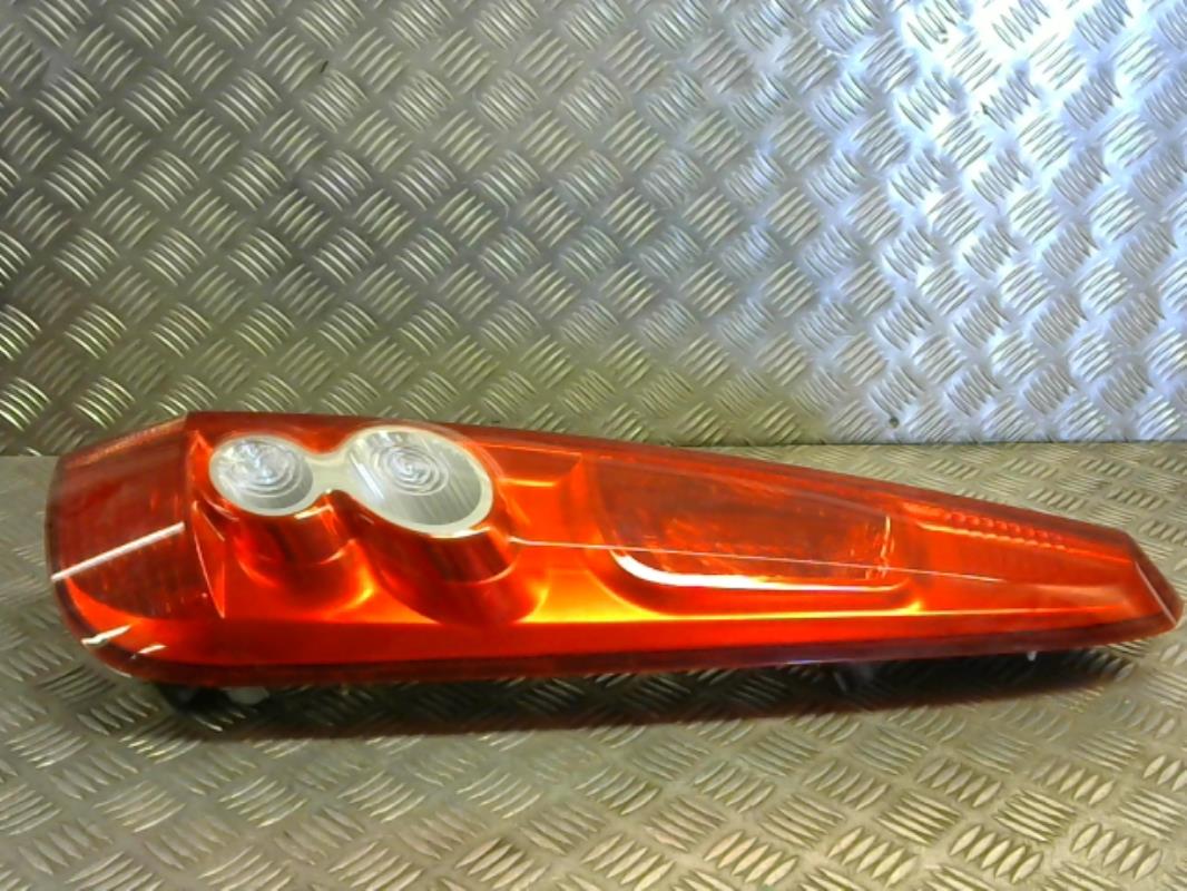 Fanale posteriore principale destro (luci)