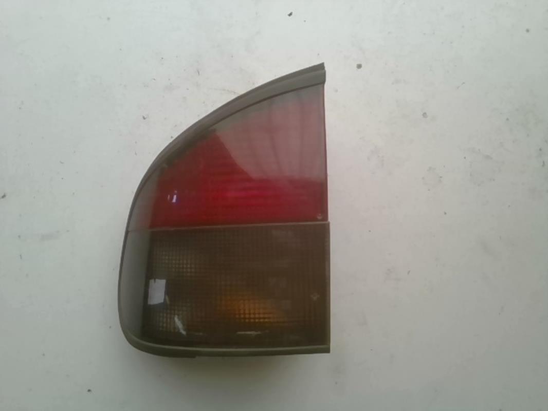 Fanale posteriore principale sinistro (luci)
