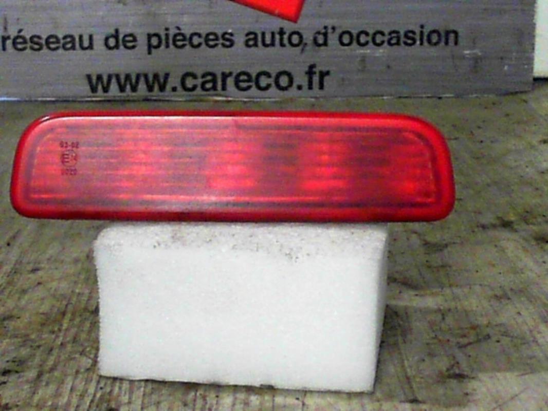 Feu arriere stop central