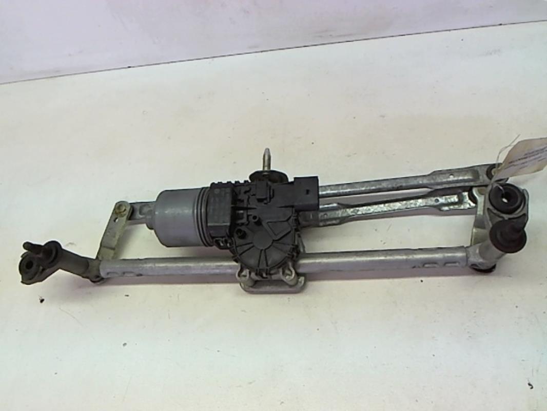Moteur essuie glace avant