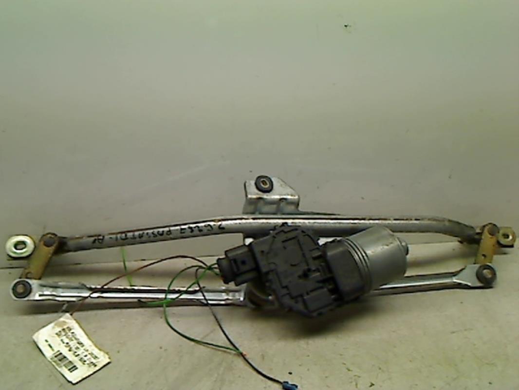 Moteur essuie glace avant