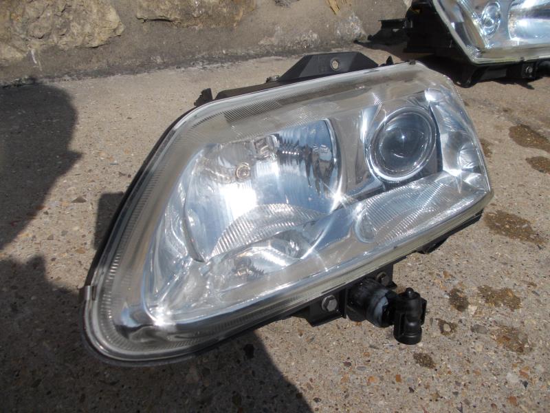 Óptica delantera principal izquierda (luces) (faro)
