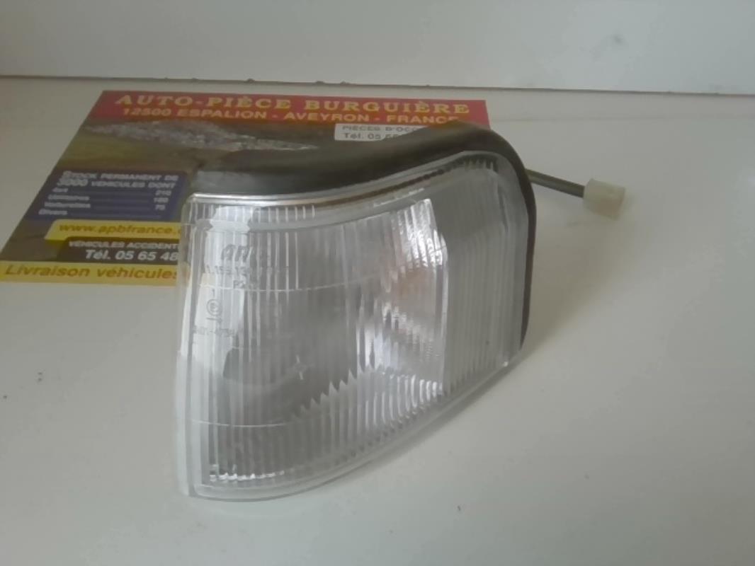 Optique Avant Gauche (Feu Clignotant) Pour Peugeot 305 Phase 2 - Pièce D'Occasion - Garantie 12 Mois
