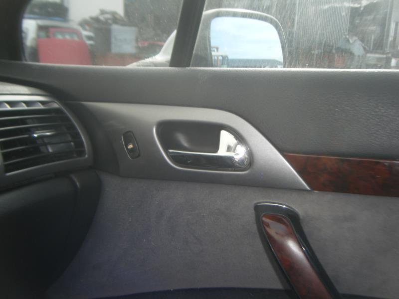 Poignee interieur avant droit