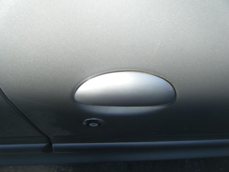 Poignee porte avant droit