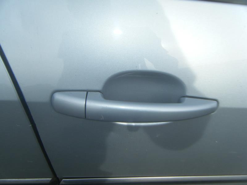 Poignee porte avant droit