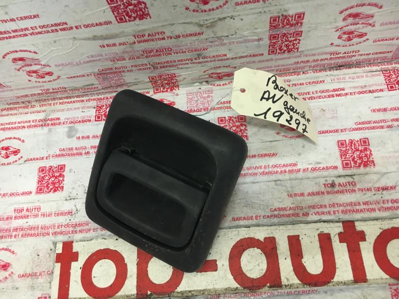 Poignee porte avant gauche