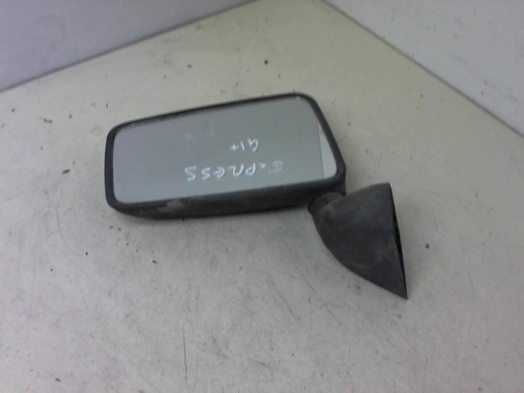 Retrovisor izquierdo