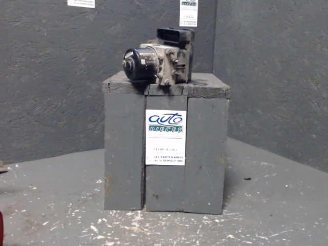 Bloc ABS (freins anti-blocage)