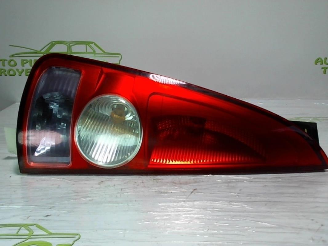 Fanale posteriore principale sinistro (luci)