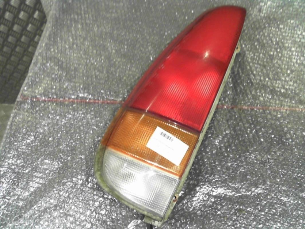 Fanale posteriore principale sinistro (luci)