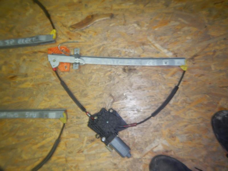 Leve vitre electrique avant droit