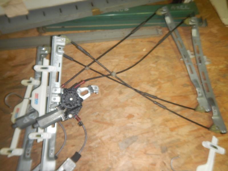 Leve vitre electrique avant droit