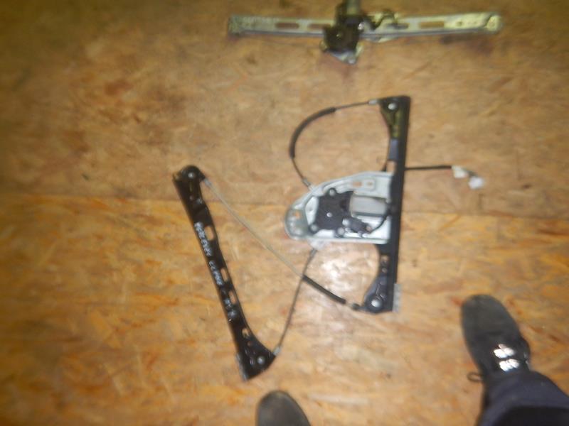 Leve vitre electrique avant droit