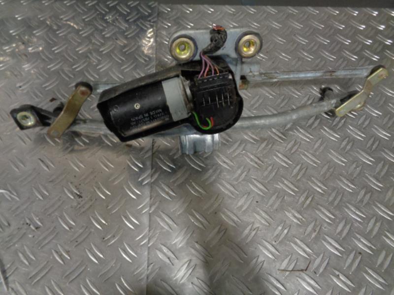 Moteur essuie glace avant