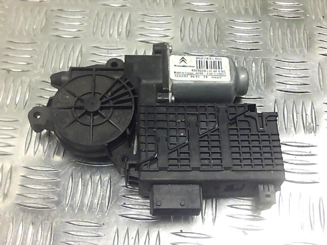 Moteur leve vitre avant droit