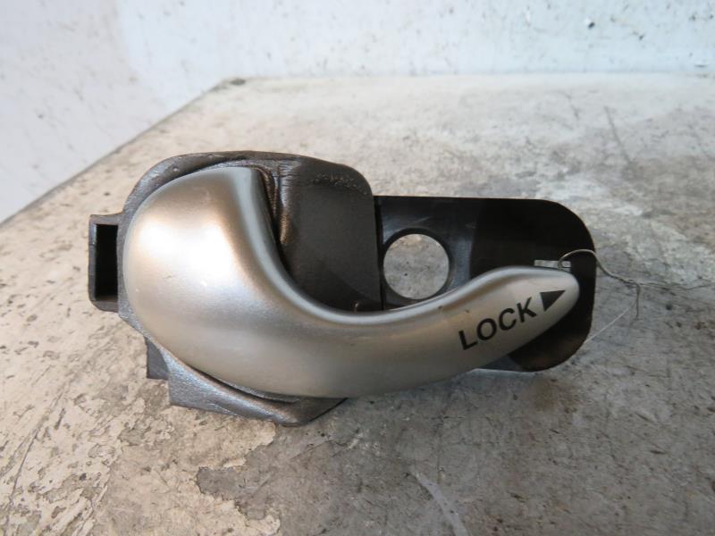 Poignee interieur avant gauche