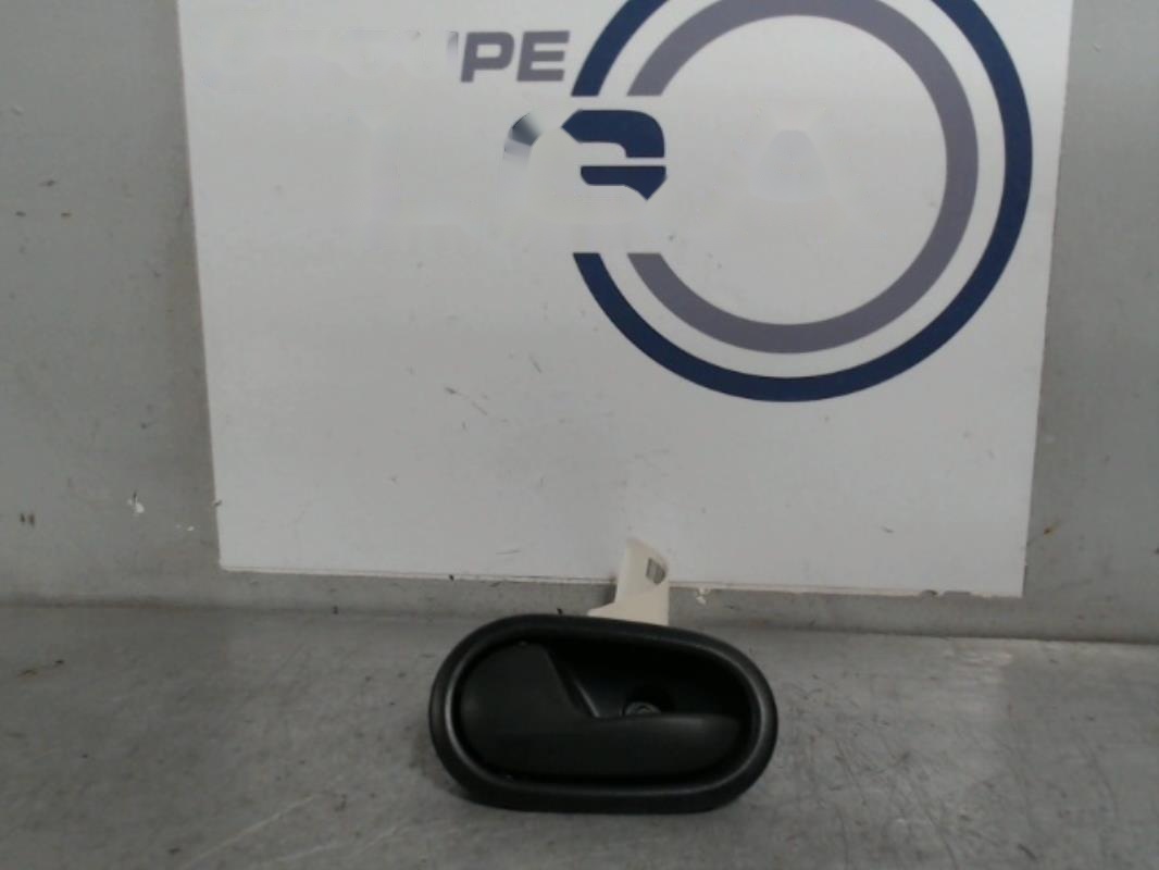 Poignee interieur avant gauche