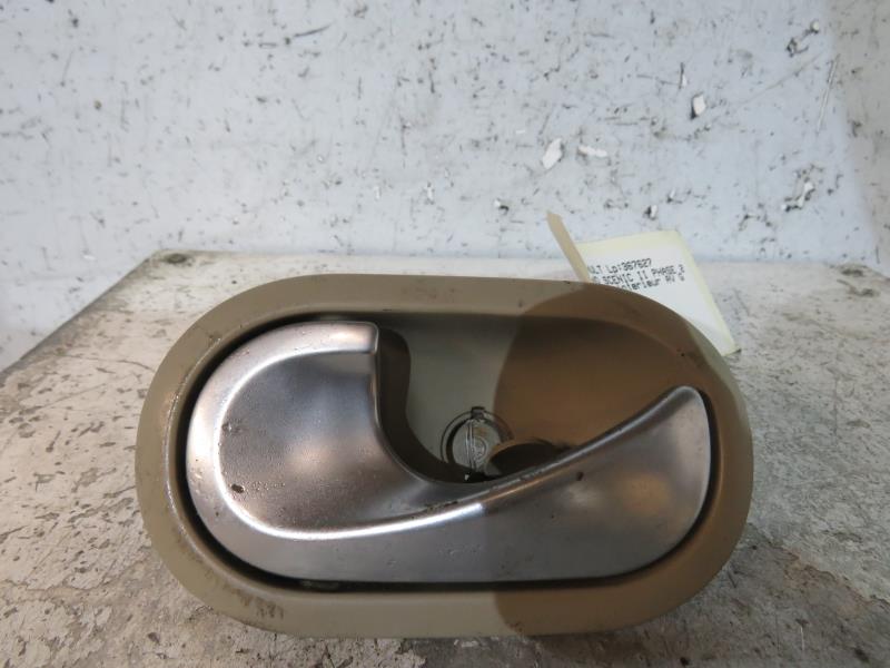 Poignee interieur avant gauche