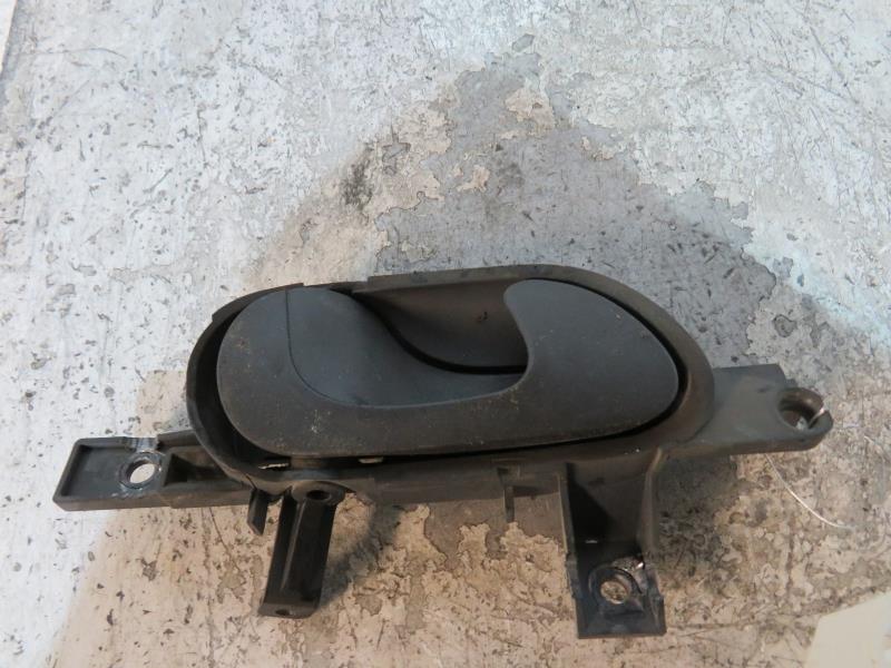 Poignee interieur avant gauche