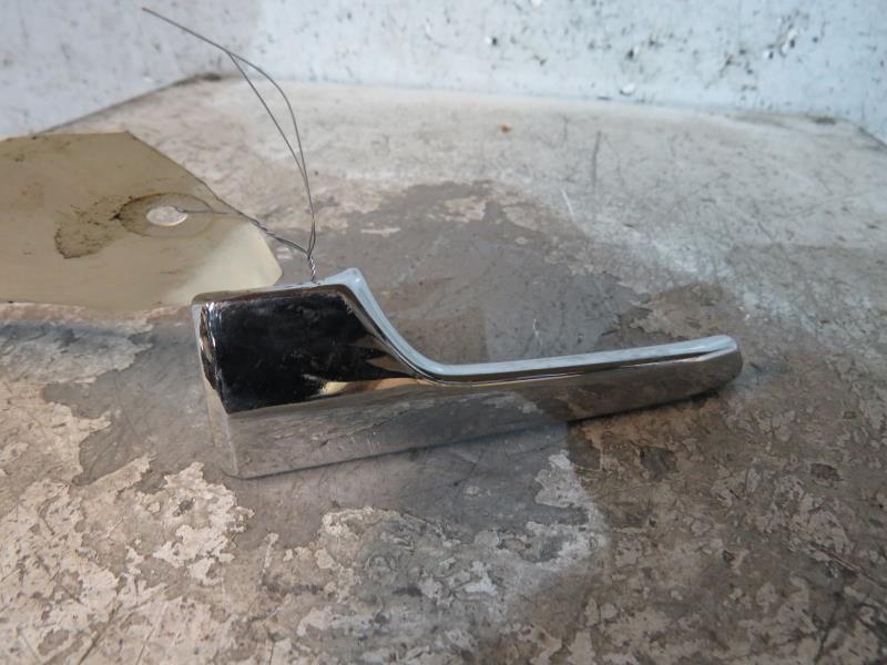 Poignee interieur avant gauche
