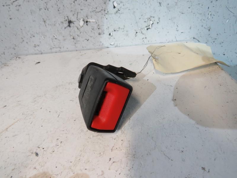 Attache ceinture arriere gauche