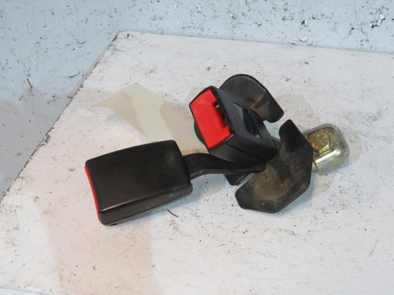 Attache ceinture arriere gauche