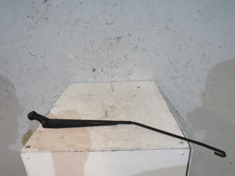 Bras essuie glace avant droit