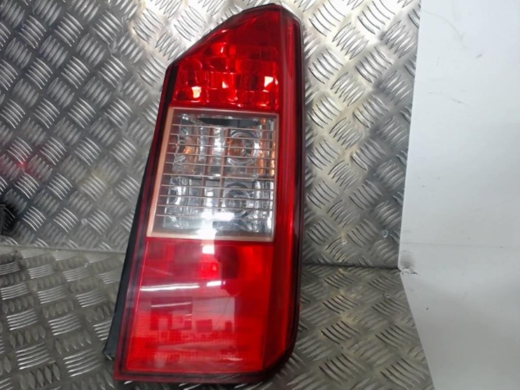 Fanale posteriore principale destro (luci)