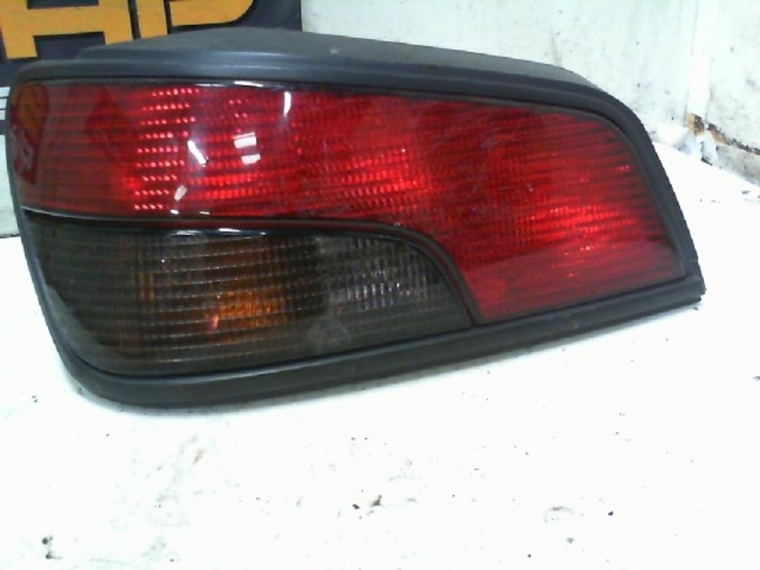 Fanale posteriore principale sinistro (luci)