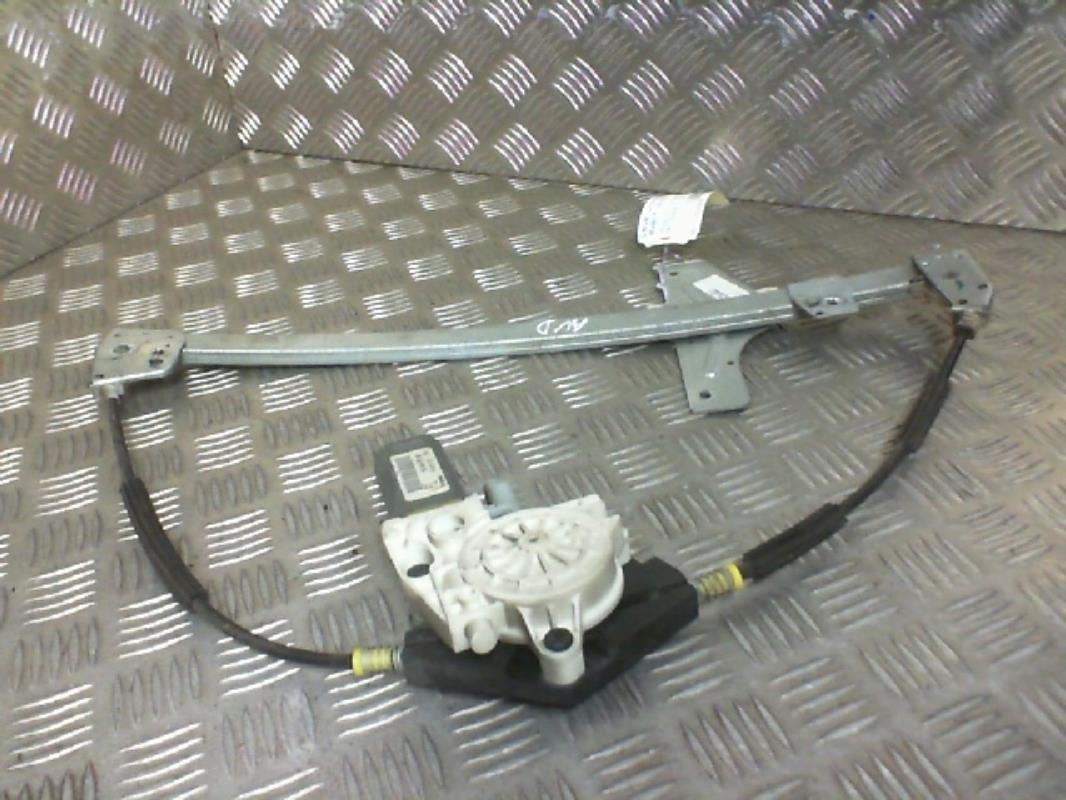 Leve vitre electrique avant droit