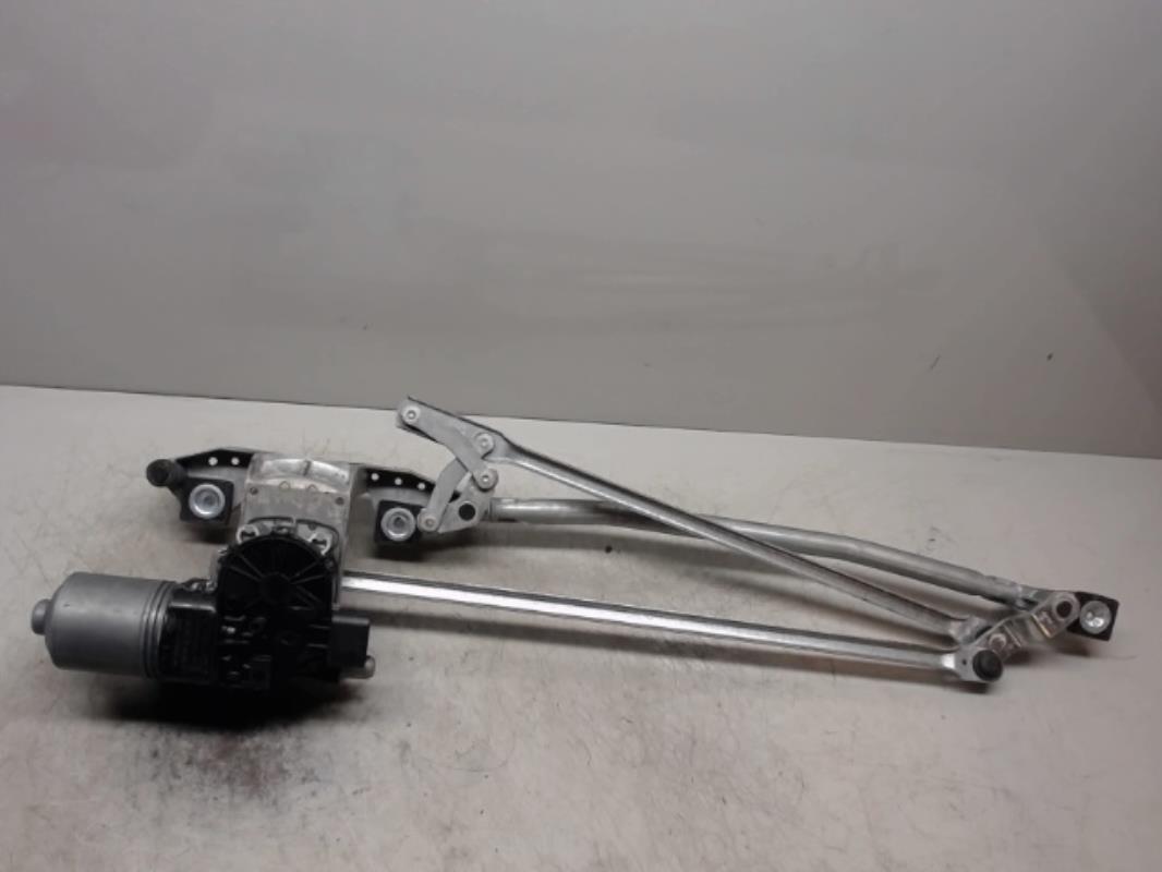 Moteur essuie glace avant