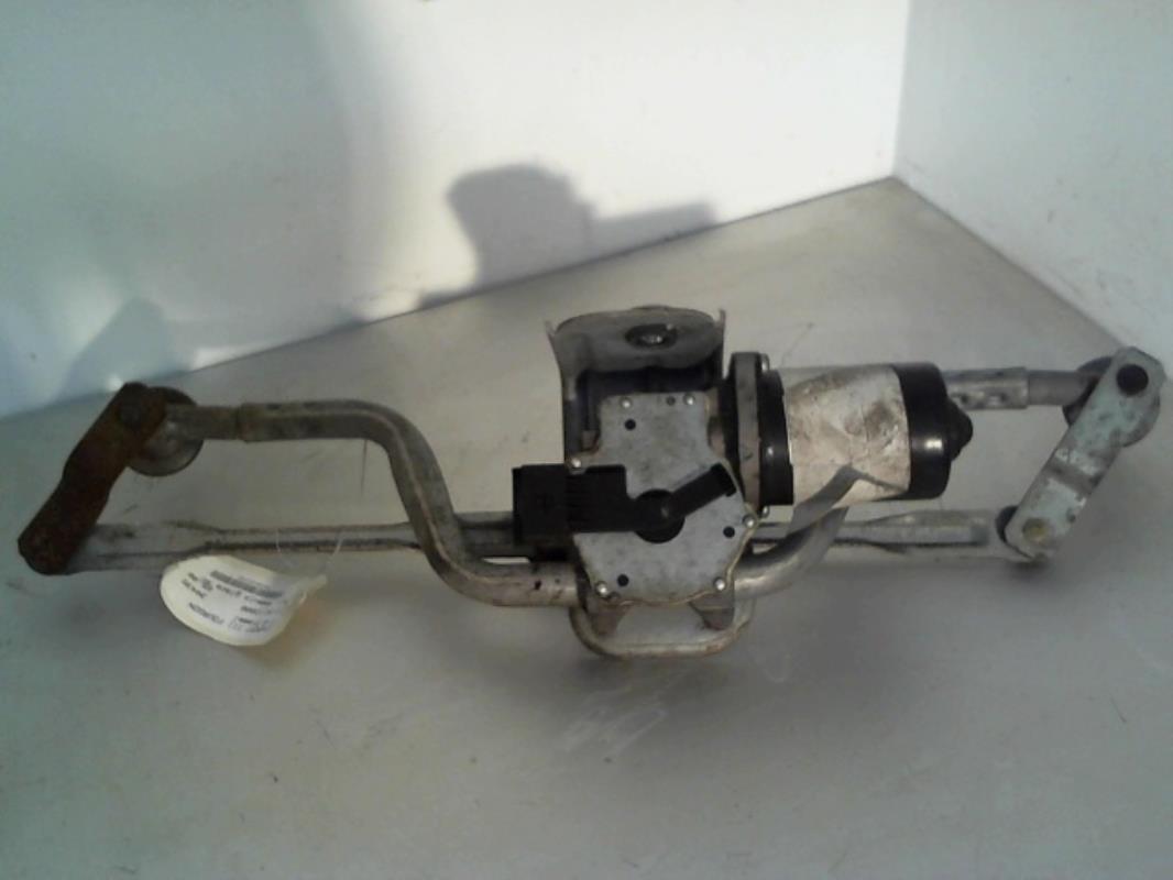 Moteur essuie glace avant
