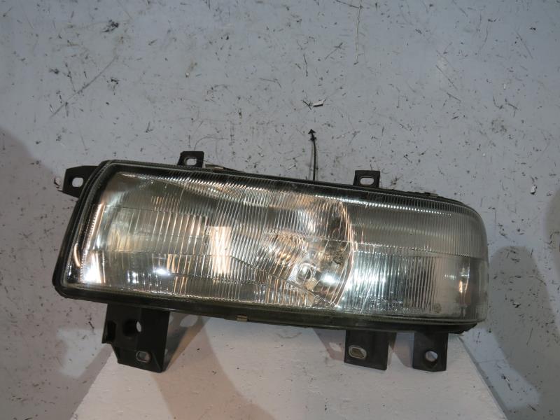 Optique avant principal gauche (feux)(phare)
