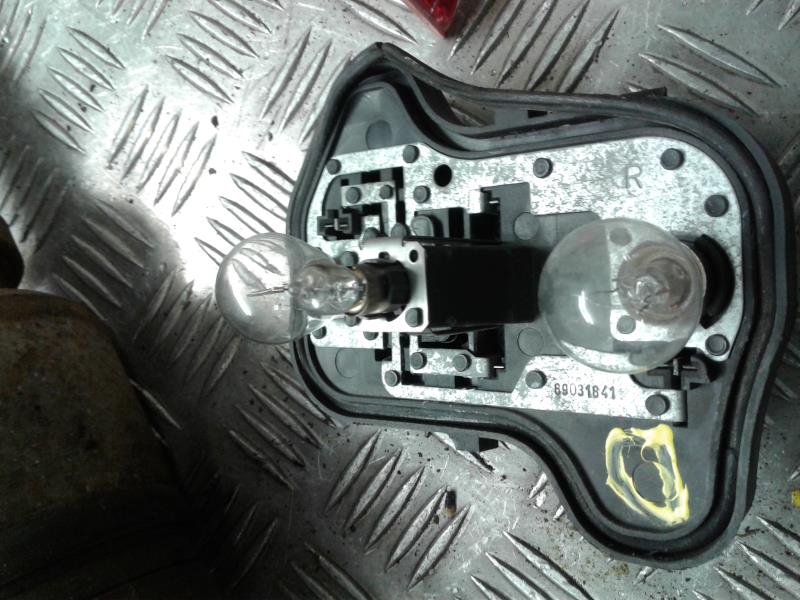 Platine feu arriere droit
