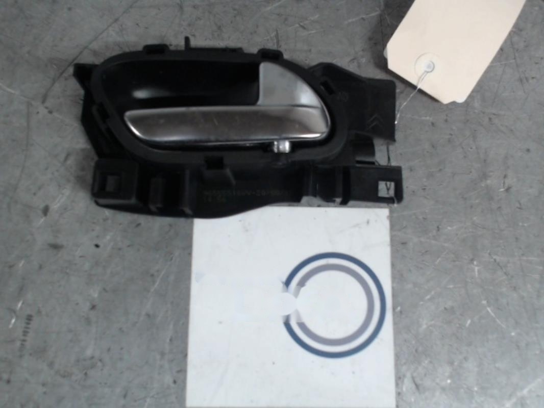 Poignee interieur avant droit
