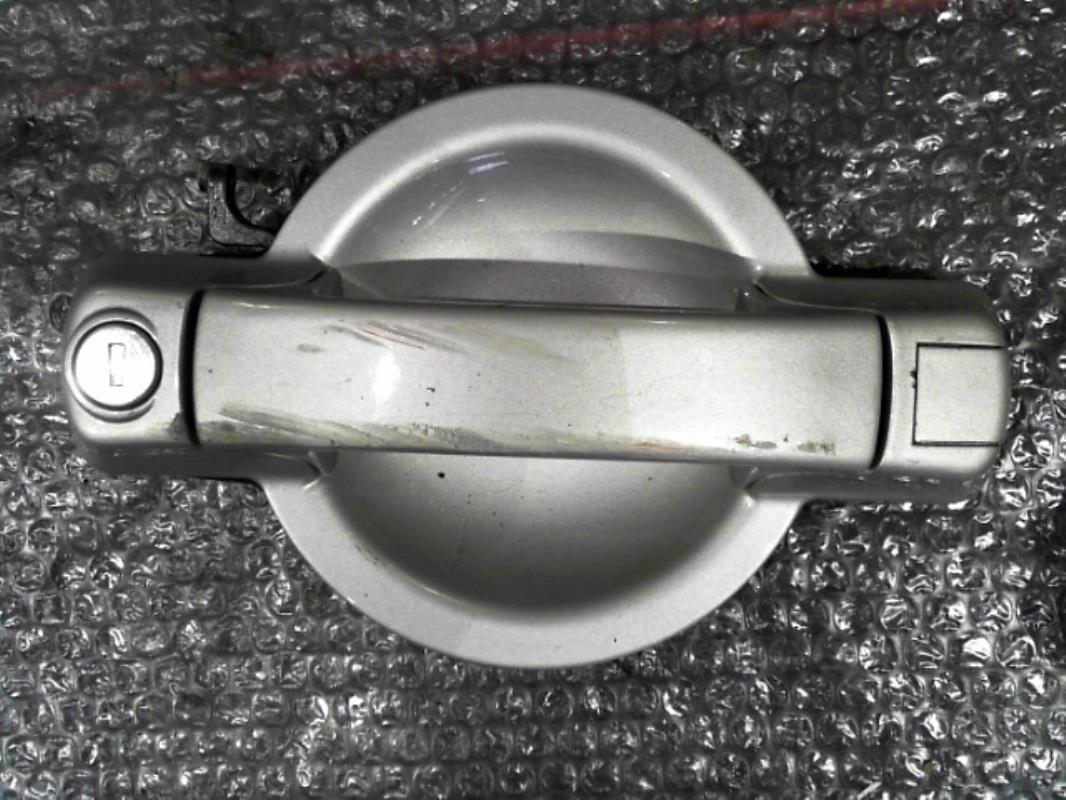 Poignee porte avant droit