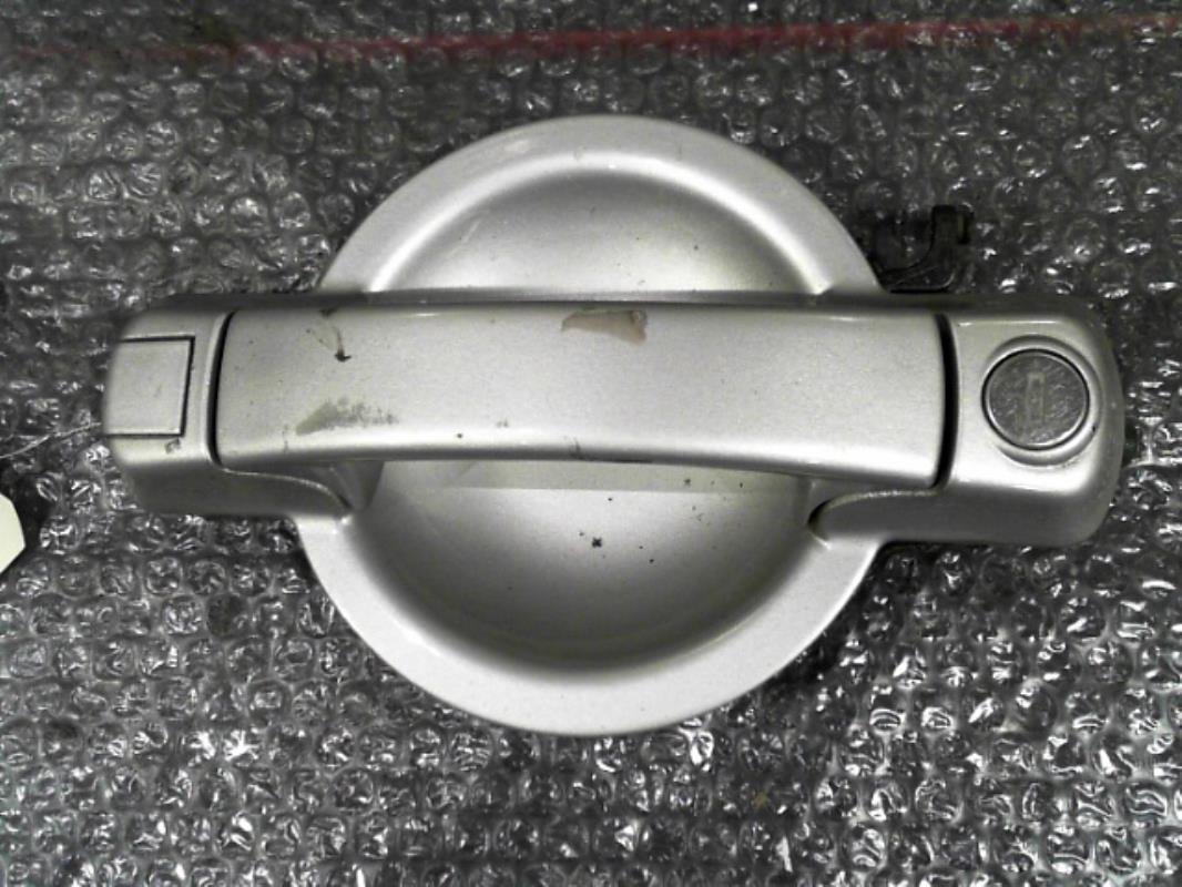Poignee porte avant gauche